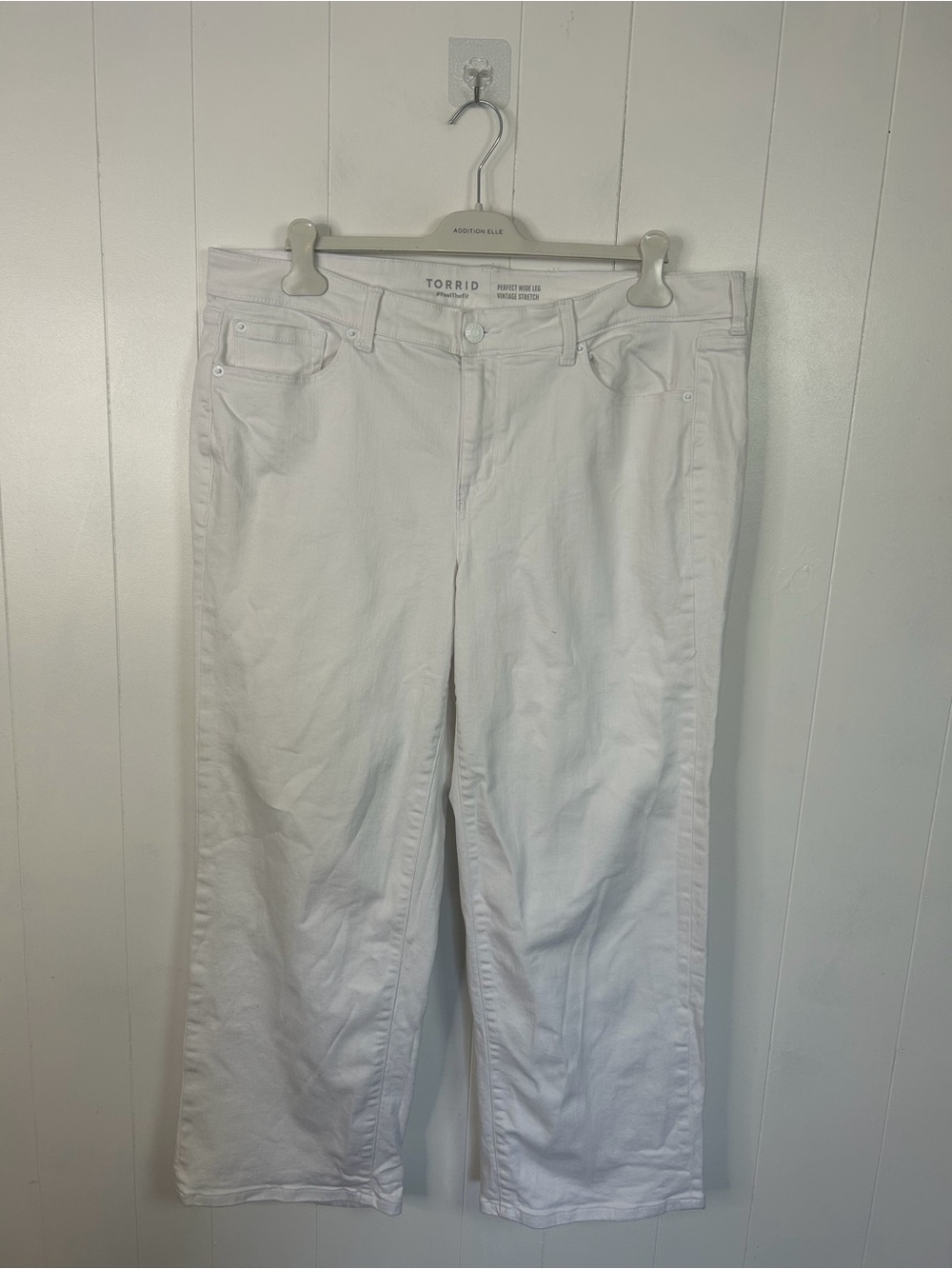Torrid Perfect Wide Leg Mid Rise Jeans White Stretch size 18 R Summer Office - Picture 4 of 10